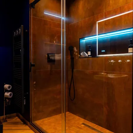 Apartament Le Voluptueux - Sauna - Jacuzzi - Centre-ville *