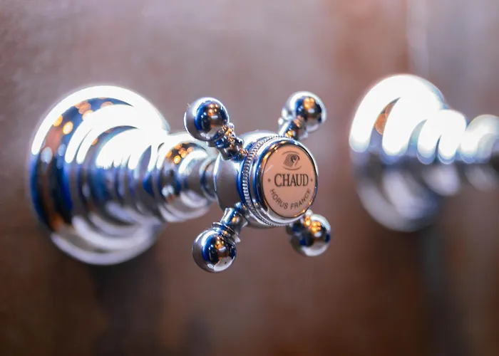 Le Voluptueux - Sauna - Jacuzzi - Centre-ville Apartamento *