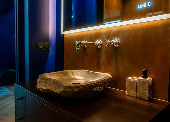 Apartmán Le Voluptueux - Sauna - Jacuzzi - Centre-ville Angers