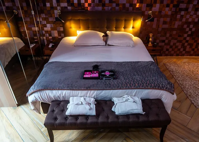 Le Voluptueux - Sauna - Jacuzzi - Centre-ville * Angers