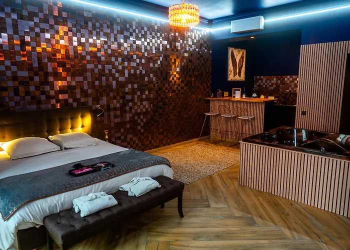 Le Voluptueux - Sauna - Jacuzzi - Centre-ville Apartmán Angers