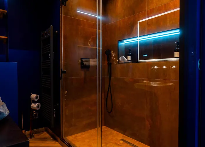 Apartmán Le Voluptueux - Sauna - Jacuzzi - Centre-ville *